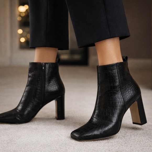 Express Women's Black Croc-Embossed Square Toe Side Zip Plank Heel Ankle Boot 10 - Picture 2 of 10